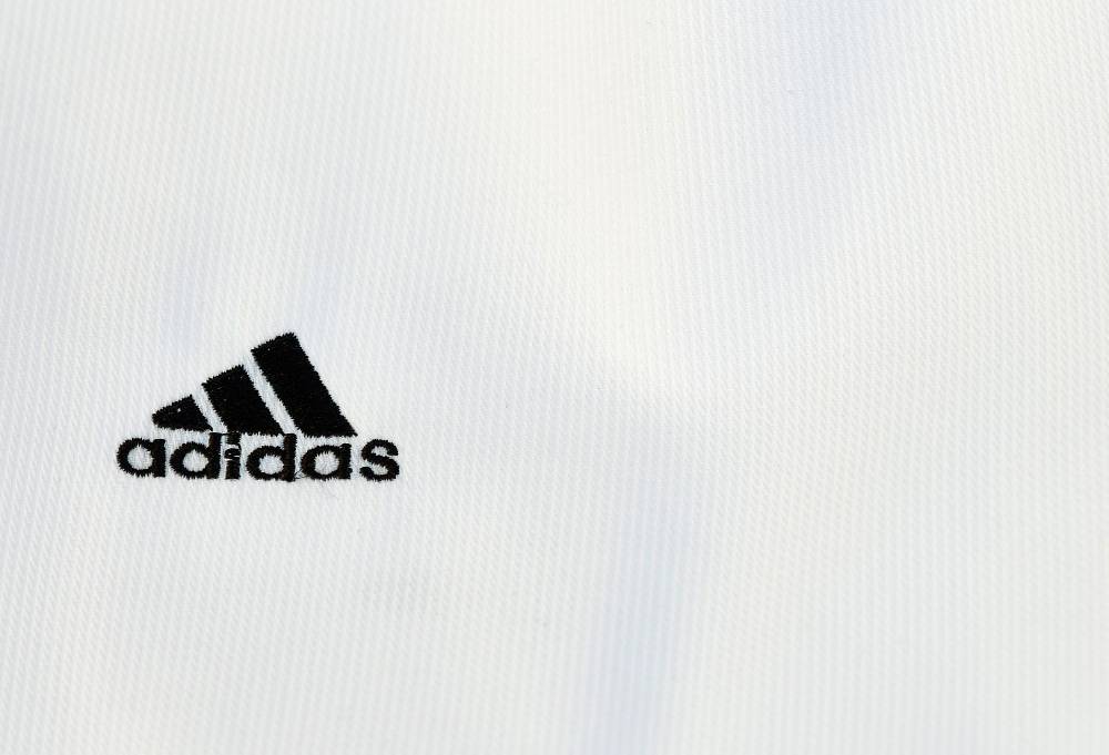 Ju Sports adidas Taekwondoanzug, Adi Club 3 stripes, weißes Revers, ADITCB02 im Angebot