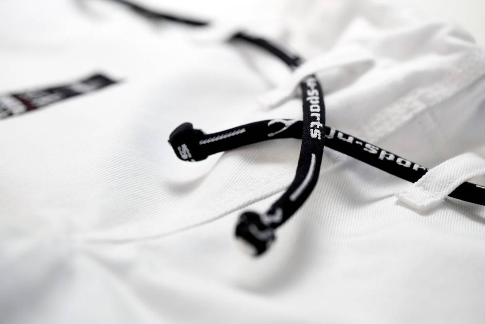 Ju Sports BJJ Starter Gi Fortaleza + BJJ Gürtel weiß Kostenloser Versand