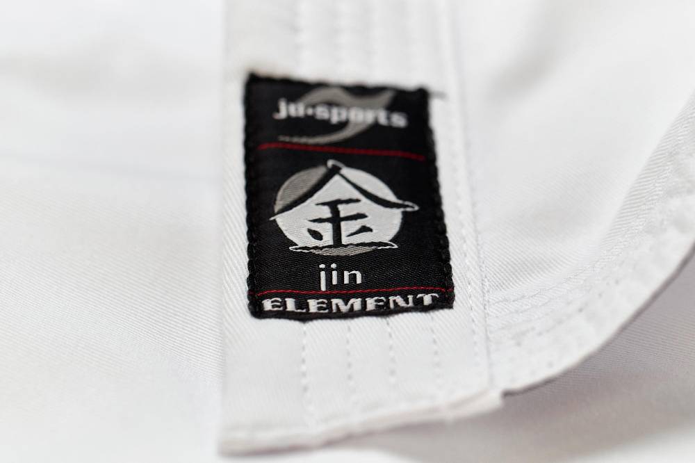 Ju Sports Element Jacke weiß regular cut Exklusivangebot