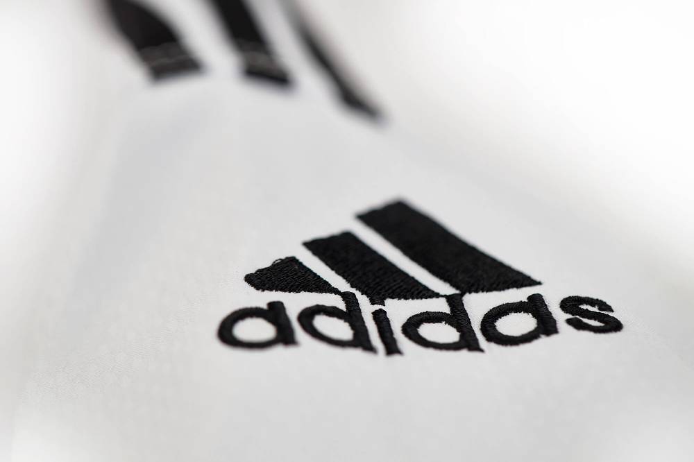 Ju Sports adidas Taekwondoanzug, adi Fighter Eco mit Streifen, schwarzes Revers Cyber Monday