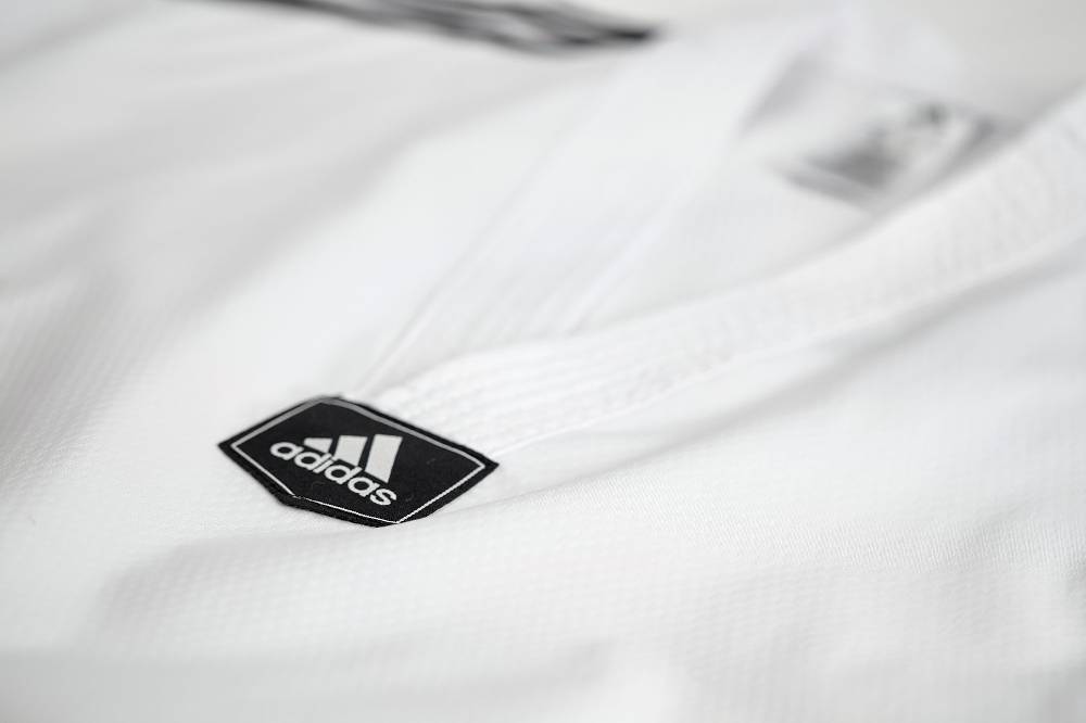 Ju Sports adidas Taekwondoanzug, adi Fighter Eco mit Streifen, weißes Revers 50% Rabatt für begrenzte Zeit
