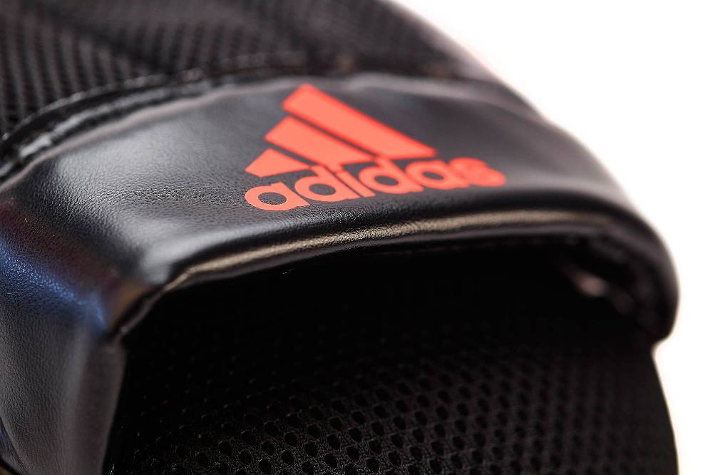 Ju Sports adidas Speed Coach Paar-Pratzen, schwarz/rot ADISBAC014 Sonderangebot