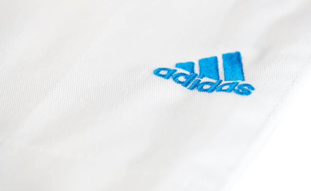Ju Sports adidas Judo-Anzug Contest weiß/blaue Streifen, J650 Schlussverkauf