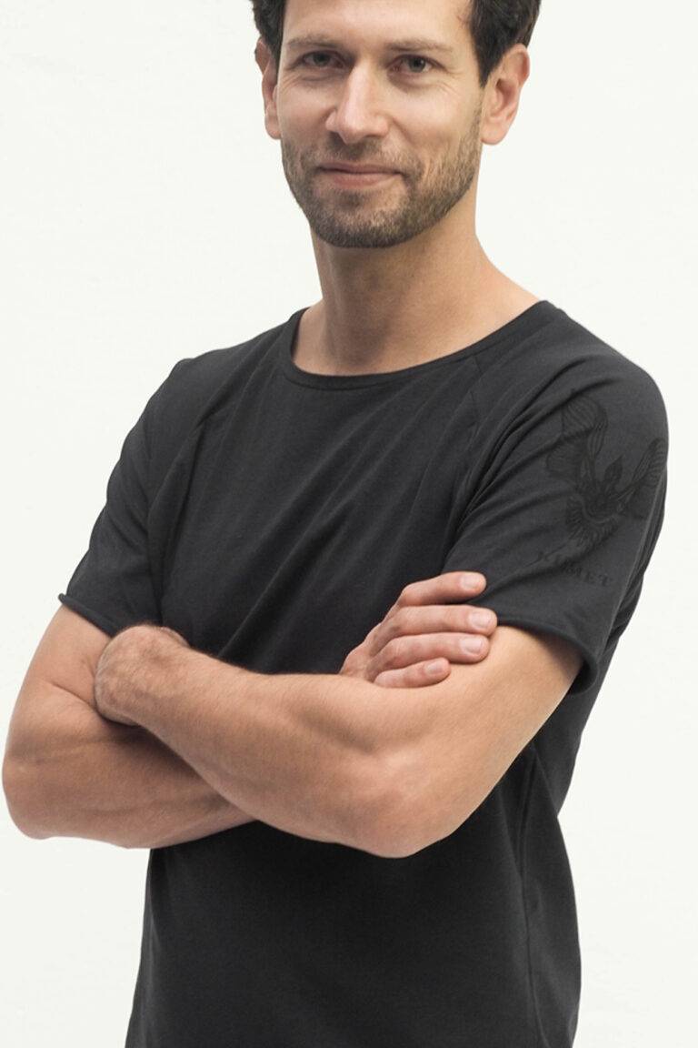 ﻿Kismet Yogastyle Arjuna Tee anthracite im Angebot