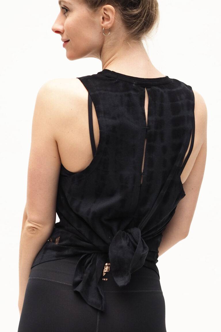 Kismet Yogastyle Shakti Tank – Batik Black