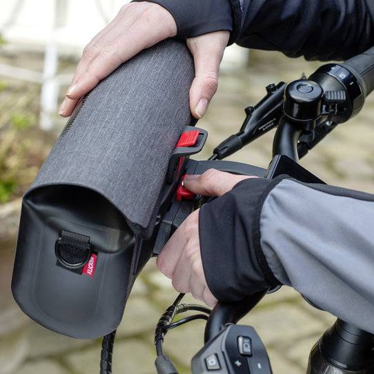 ﻿Klickfix Kompakte und handliche, wasserdichte Lenkertasche im Angebot