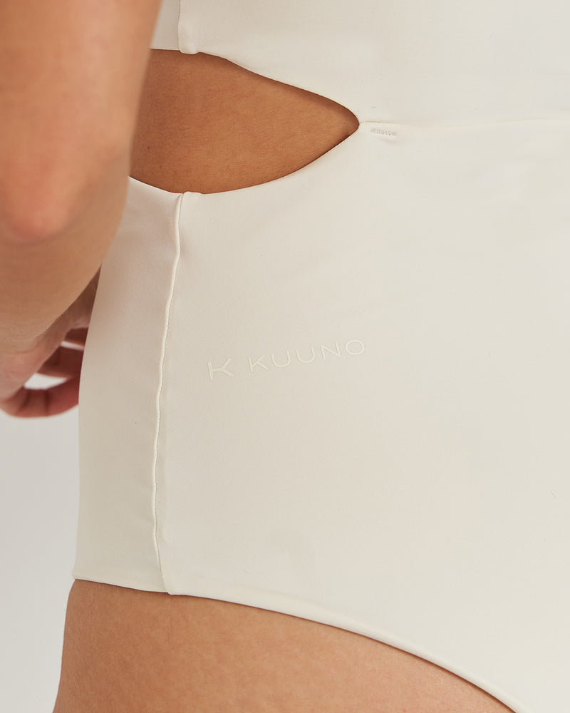 Kuuno Swimsuit One Shoulder Off White Lagerräumung