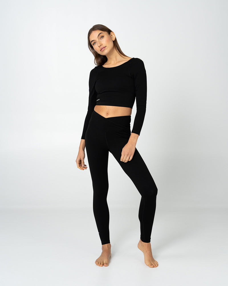 Kuuno Essential Cropped Longsleeve Night Black Fabrikladen