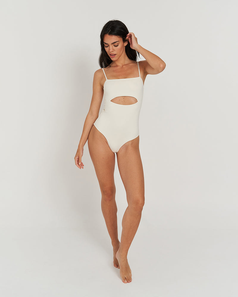 Kuuno Swimsuit Cut Out Off White Räumungsverkauf