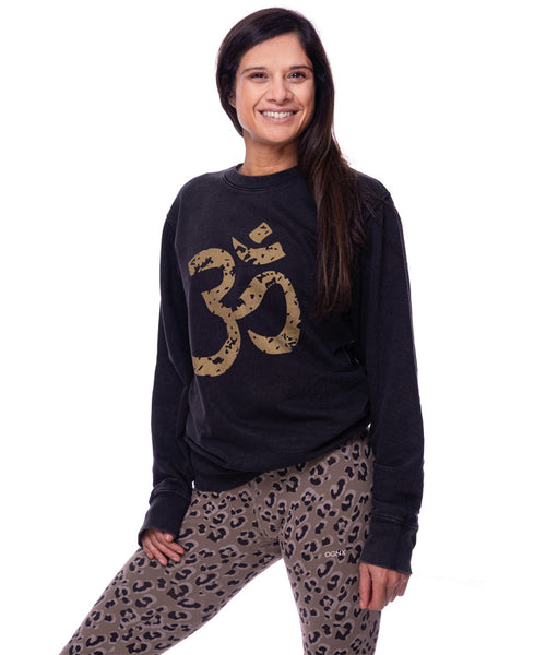 Ognx Yoga Loose Sweater OM by Jodie Roberts - schwarz Weihnachtsangebot