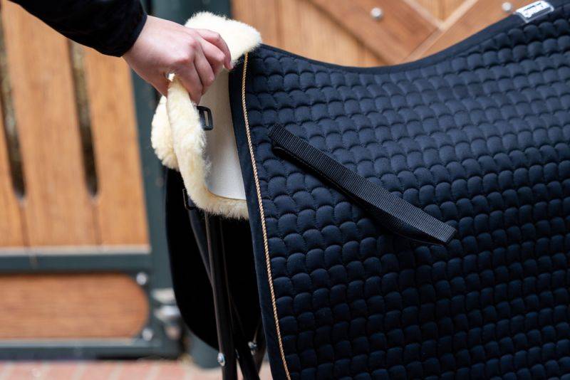 Pikeur LAMMFELL Saisonale Angebote