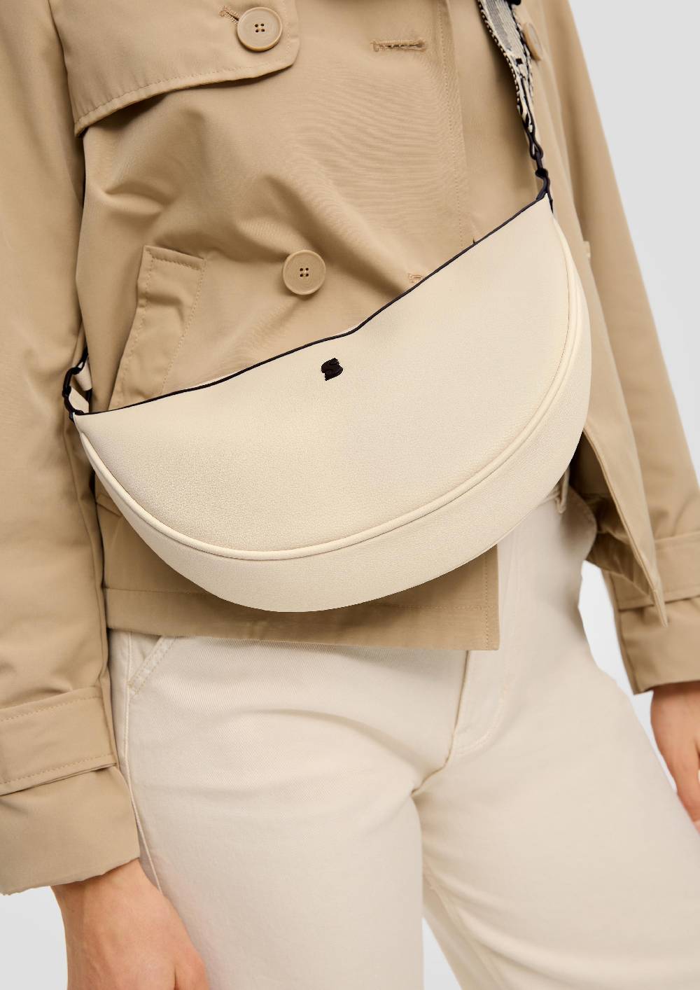 s.Oliver Crossbody-Bag mit Logo-Tragegurt Günstiger Verkauf