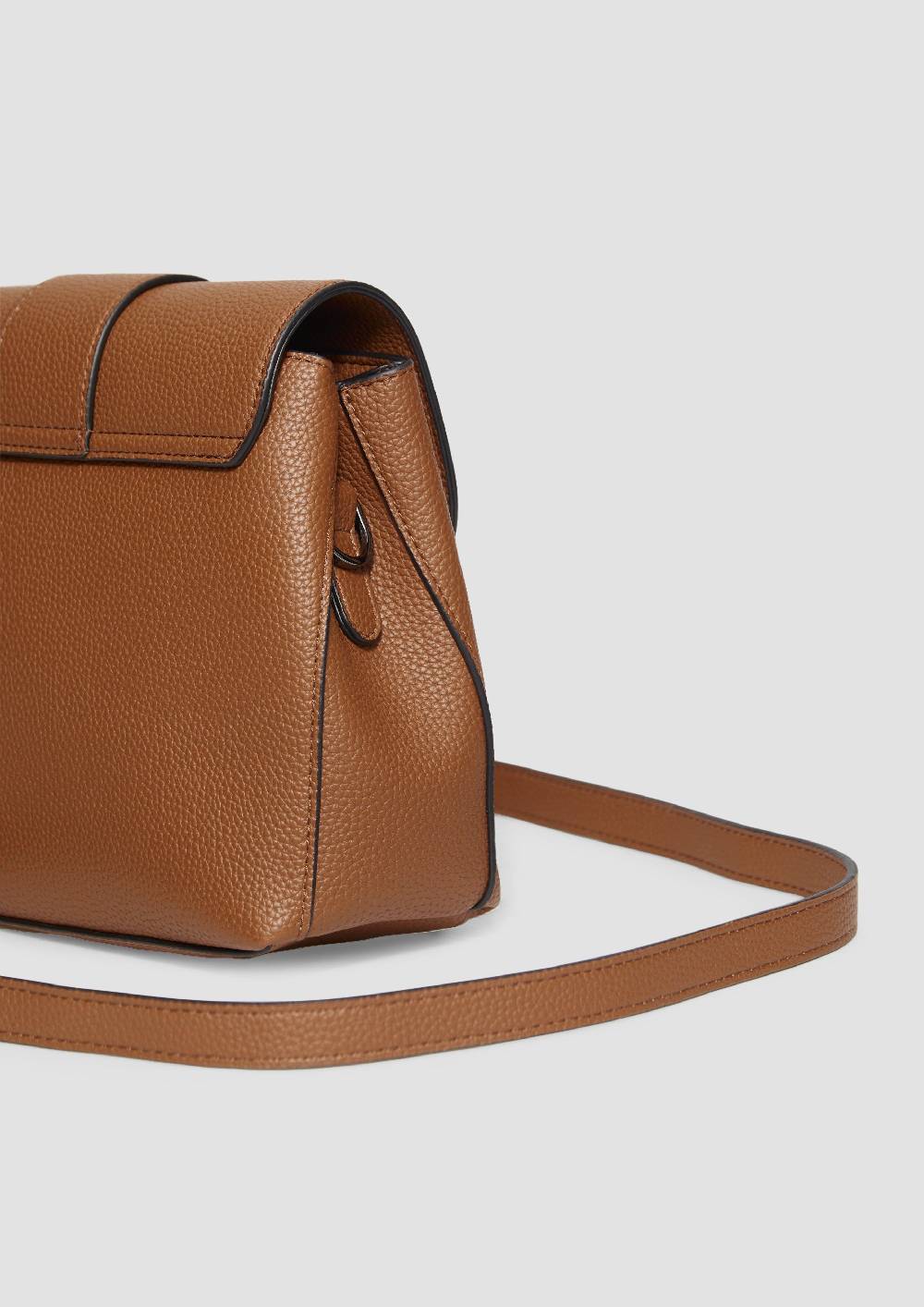 s.Oliver Schultertasche in Leder-Optik Valentinstagsangebot