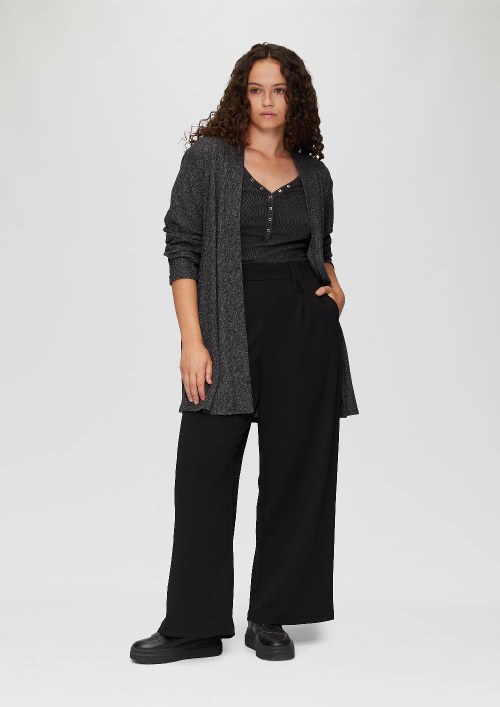 s.Oliver Crêpe-Hose im Relaxed Fit mit Wide Leg Exklusivangebot