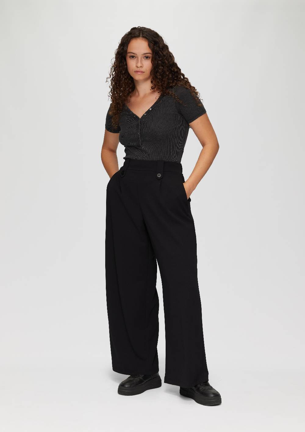 s.Oliver Crêpe-Hose im Relaxed Fit mit Wide Leg Exklusivangebot