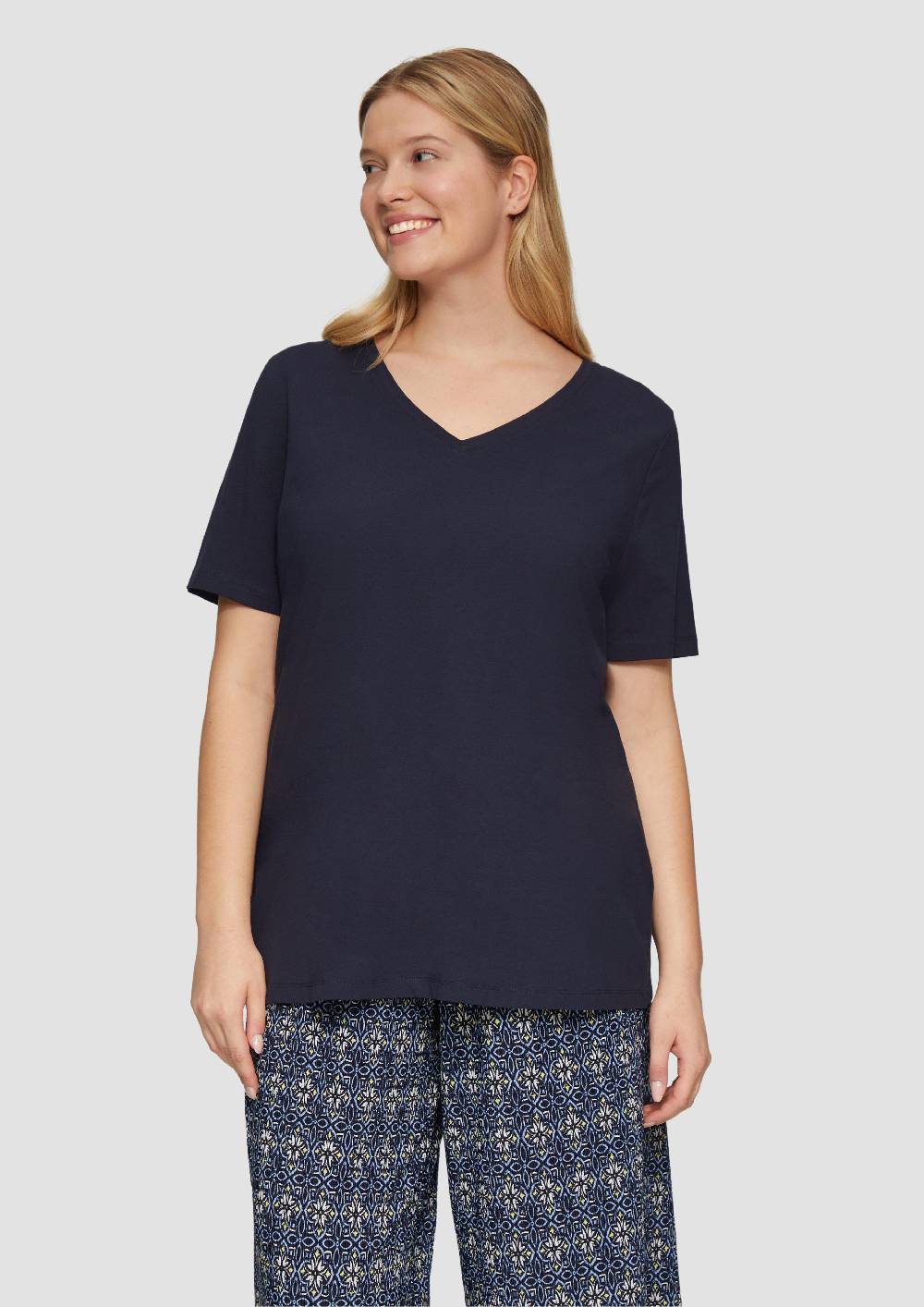 s.Oliver T-Shirt mit V-Ausschnitt Osterangebot