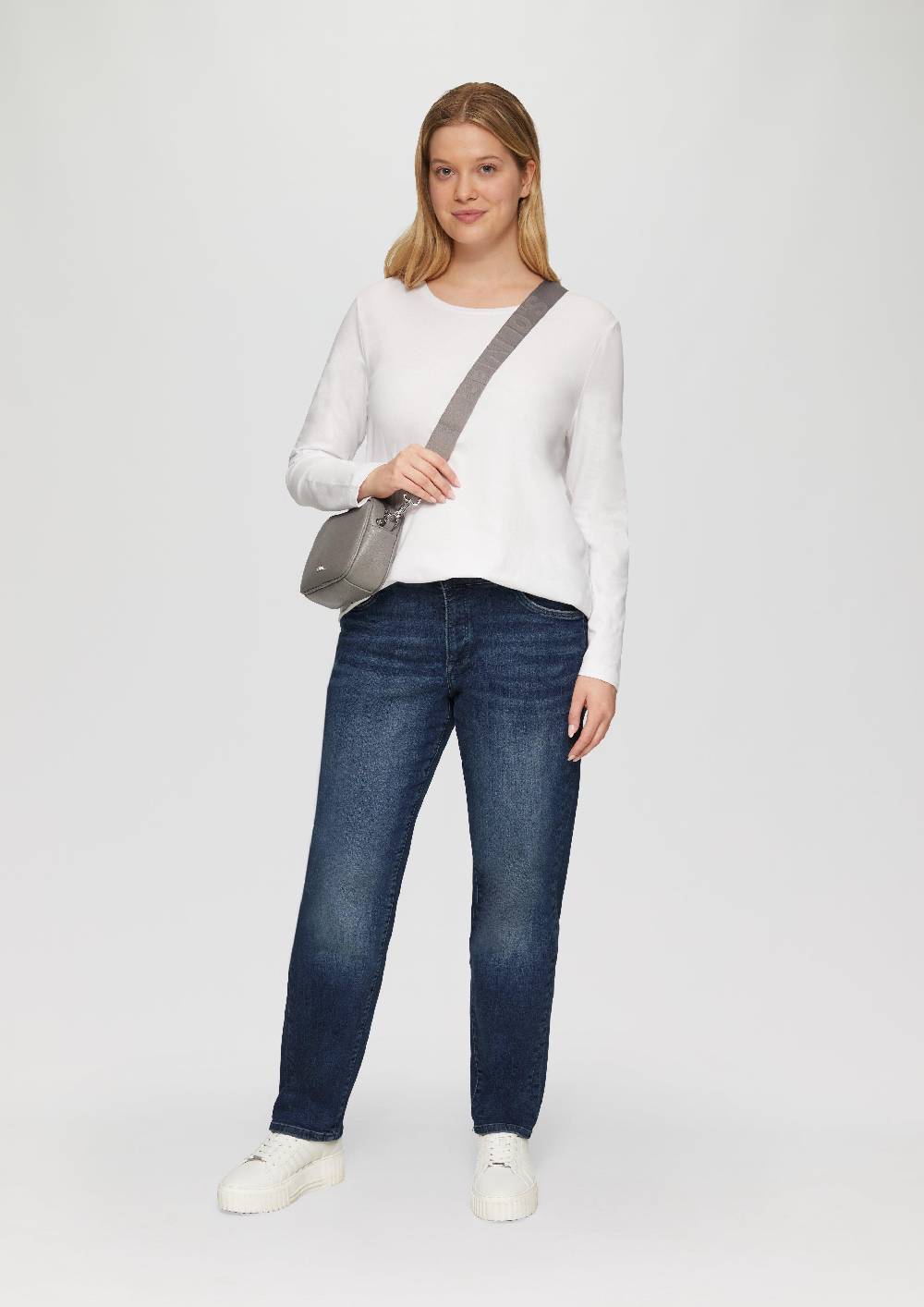 s.Oliver Jeans / Curvy Fit / Mid Rise / Semi Wide Leg Exklusive Angebote