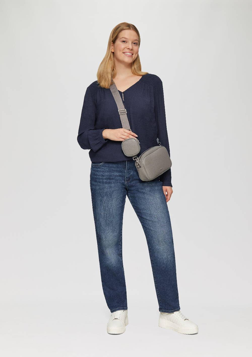 s.Oliver Strukturierte Bluse aus Viskosemix mit Smok Detail Neueste Stile