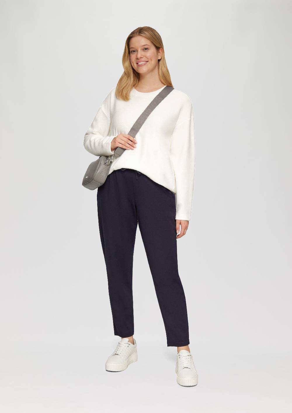 s.Oliver Weiches Sweatshirt mit überschnittenen Schultern Zeitbegrenzte Promotion