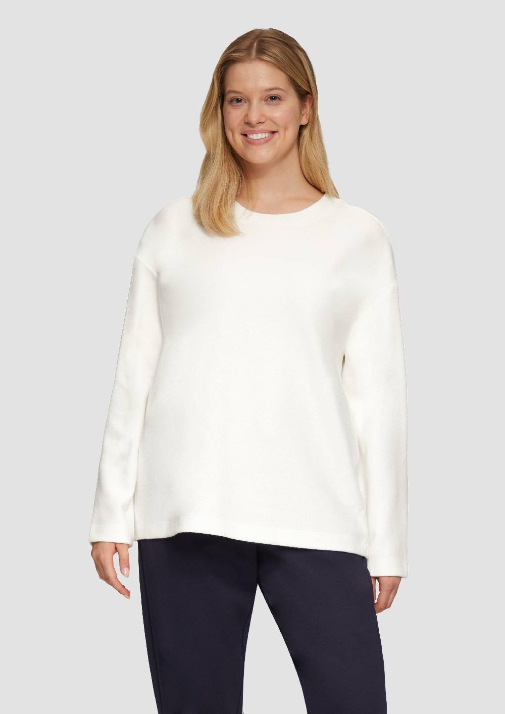 s.Oliver Weiches Sweatshirt mit überschnittenen Schultern Zeitbegrenzte Promotion
