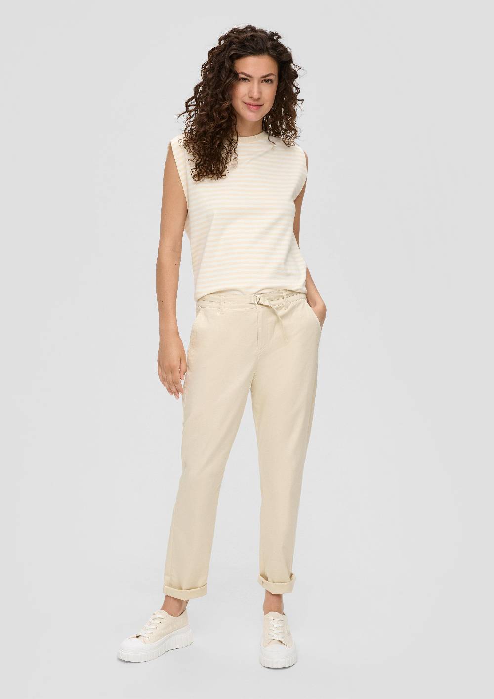 s.Oliver Chino mit Gürtel aus Baumwollstretch Cyber Monday