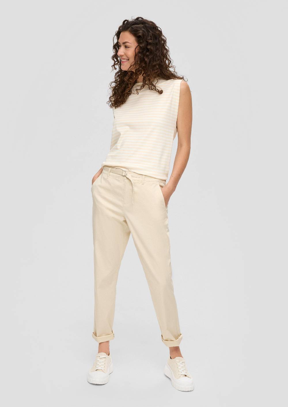 s.Oliver Chino mit Gürtel aus Baumwollstretch Cyber Monday