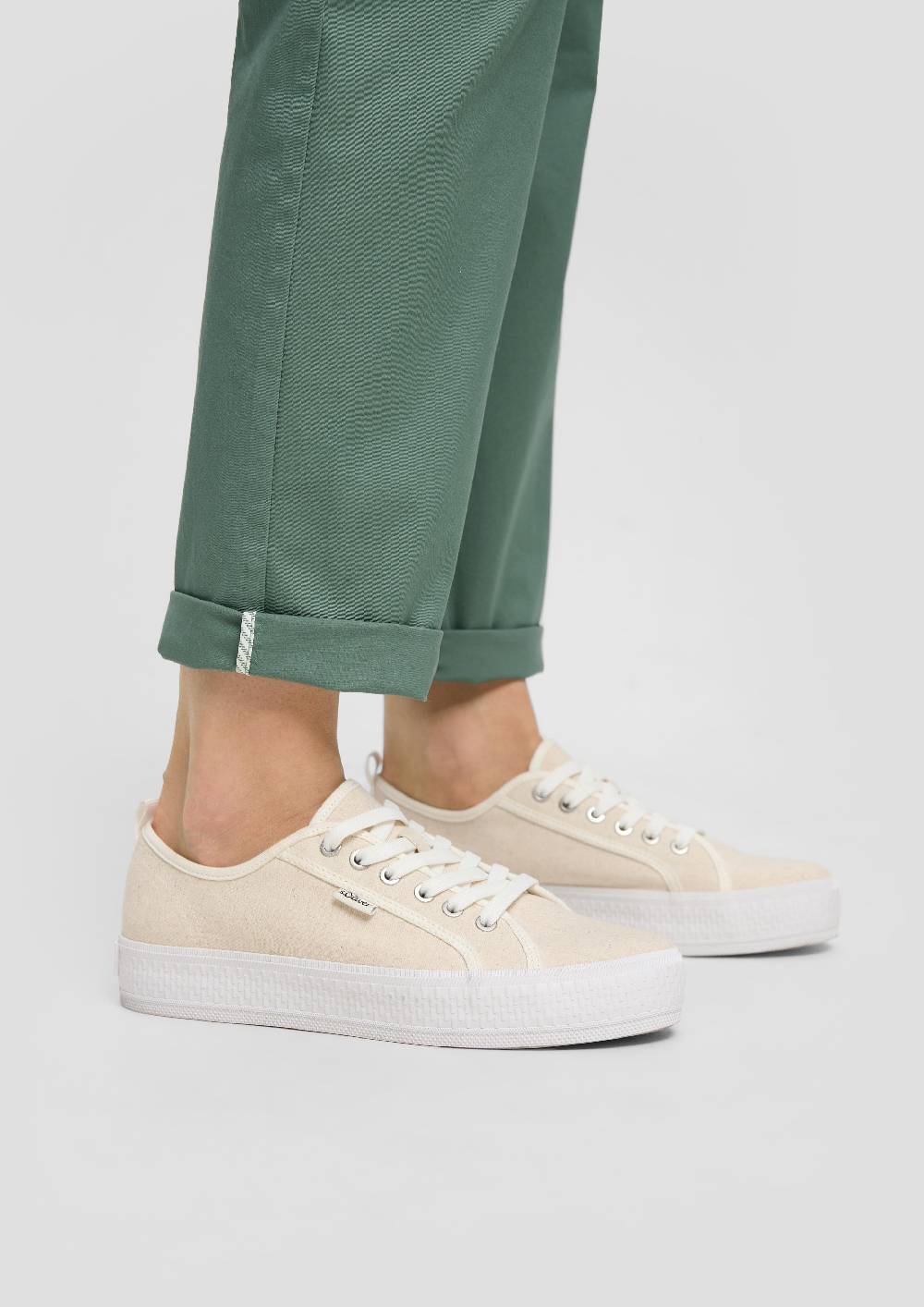 s.Oliver Chino mit Gürtel aus Baumwollstretch Osterangebot
