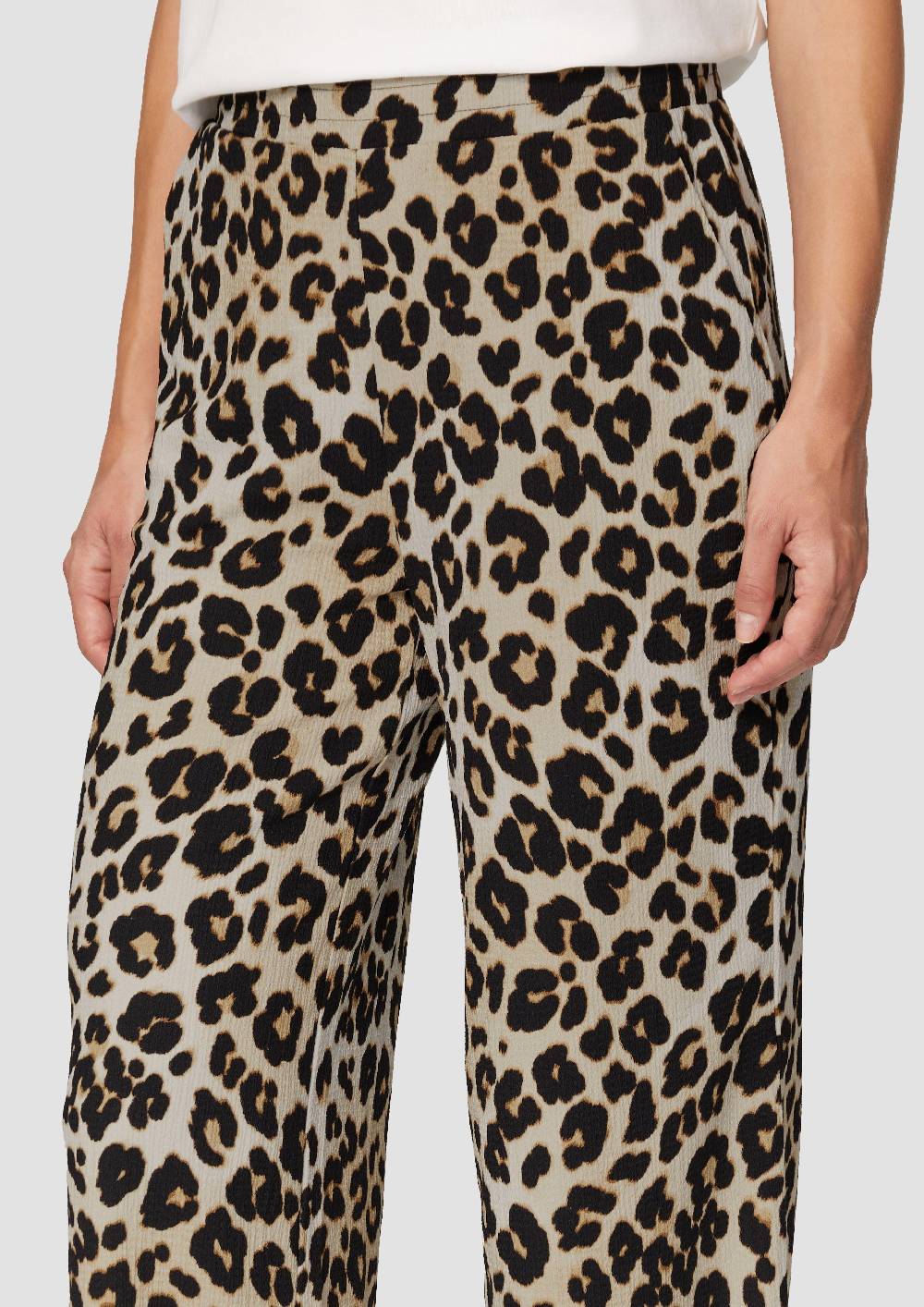 s.Oliver Hose mit Wide Leg aus strukturiertem Jersey Vatertagsangebot