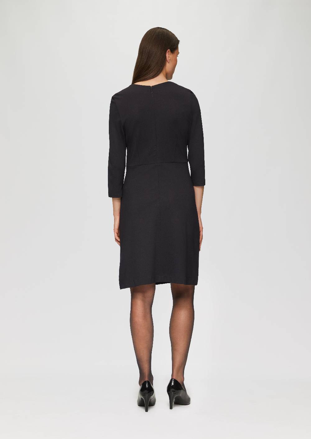 s.Oliver Kleid aus Interlockjersey mit Raff-Details Exklusivangebot