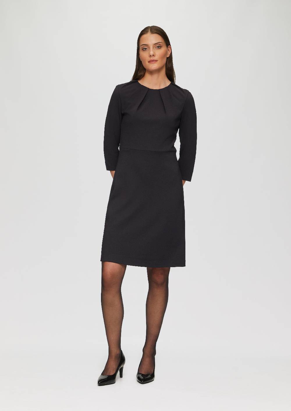 s.Oliver Kleid aus Interlockjersey mit Raff-Details Exklusivangebot
