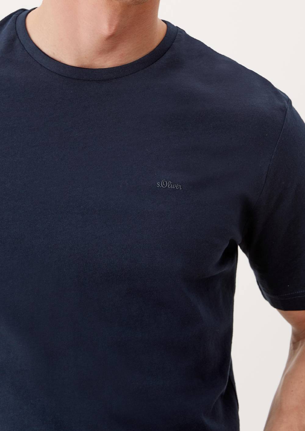 s.Oliver T-Shirt mit kleinem Logo-Print Valentinstagsangebot
