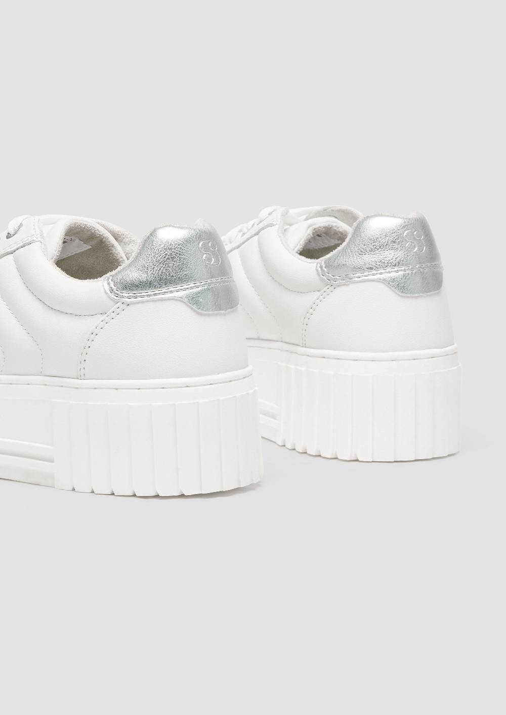 s.Oliver Plateausneaker mit Kontrastsohle Riesige Ersparnisse