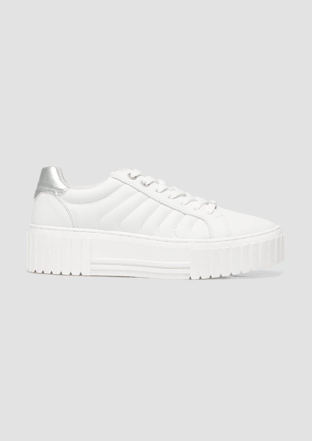 s.Oliver Plateausneaker mit Kontrastsohle Riesige Ersparnisse