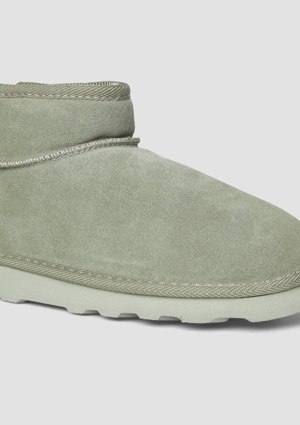 s.Oliver Flache Stiefel aus Leder Im Verkauf