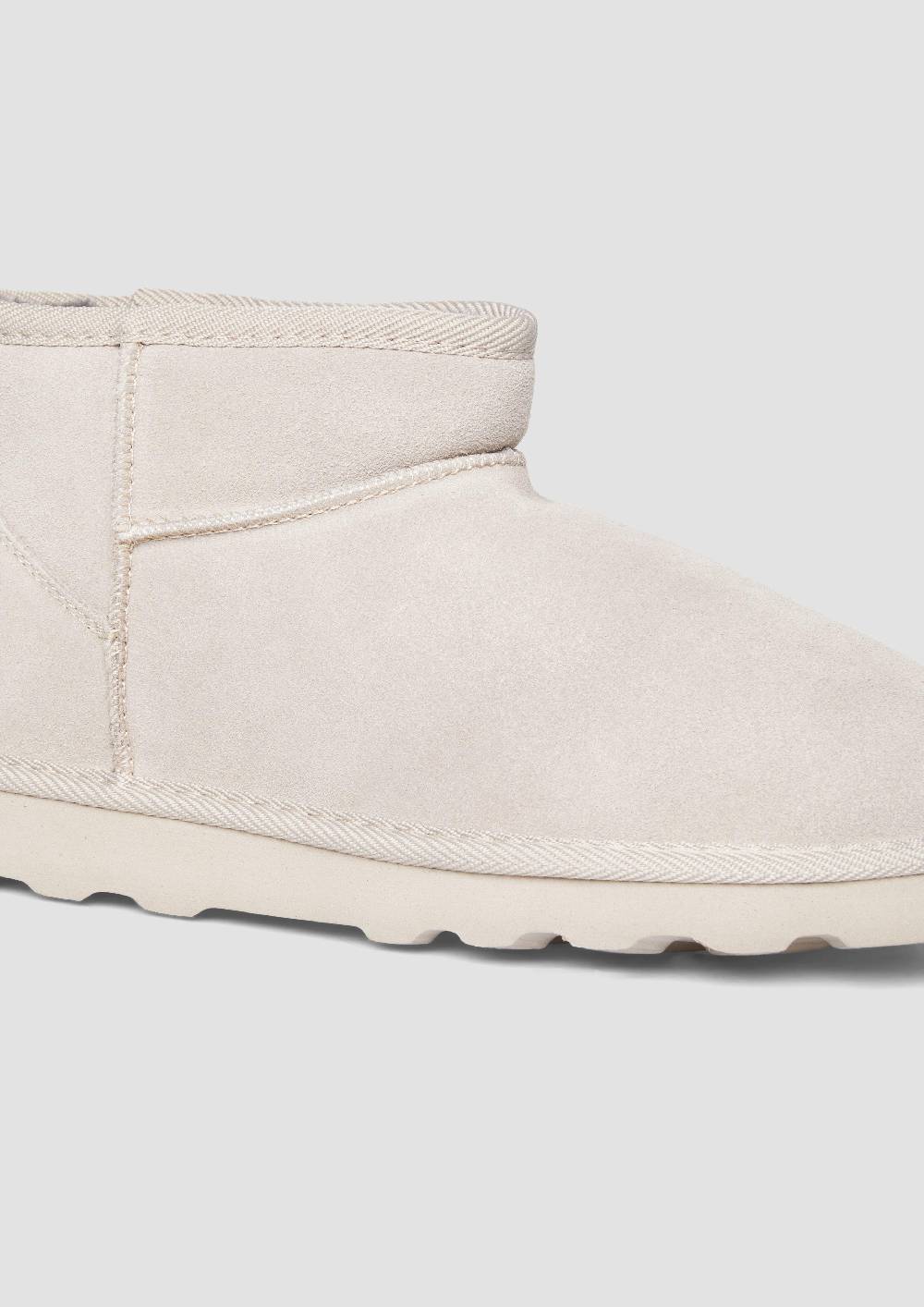 s.Oliver Flache Stiefel aus Leder zollfrei