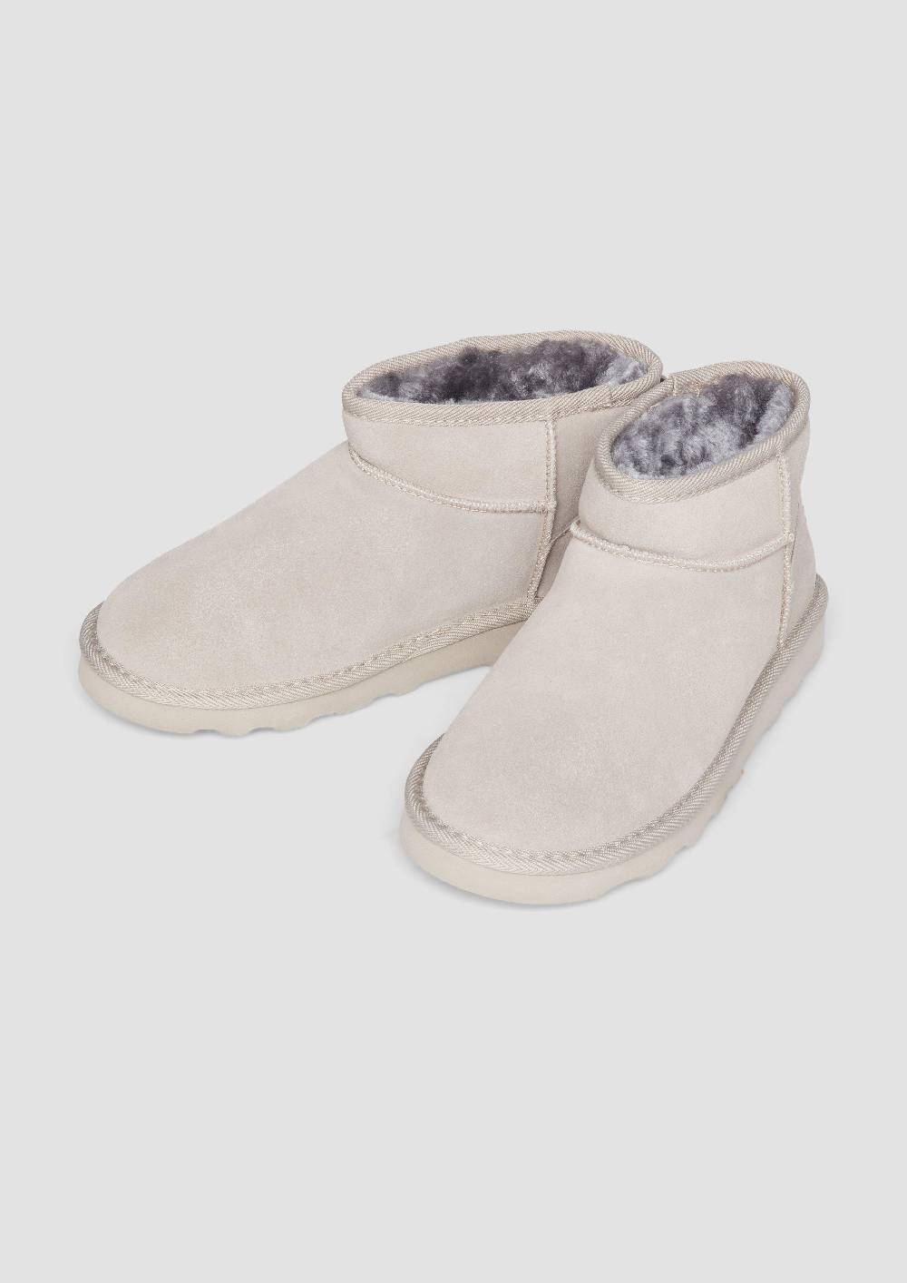 s.Oliver Flache Stiefel aus Leder zollfrei