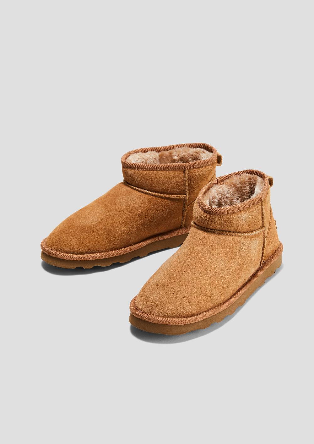 s.Oliver Flache Stiefel aus Leder Valentinstagsangebot