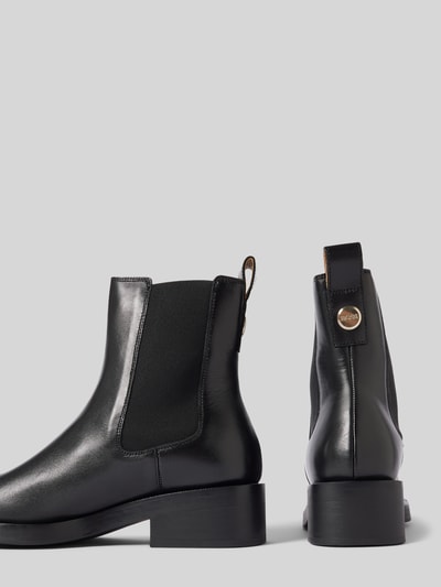 Peek & Cloppenburg BOSSChelsea Boots mit elastischen Einsätzen Modell 'Iryna' in black Rabatte dieses Monats