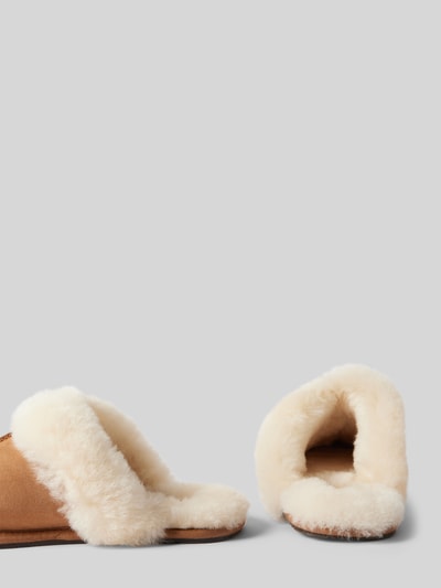 Peek & Cloppenburg UGGHausschuhe aus Leder Modell 'SCUFFETTE II' in camel Online
