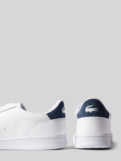 Peek & Cloppenburg LacosteLedersneaker mit Logo-Stitching Modell 'CARNABY' in weiss Exklusive Angebote