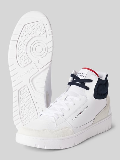 Peek & Cloppenburg Tommy HilfigerSneaker mit Schnürung Modell 'BASKET' in weiss Neuheiten
