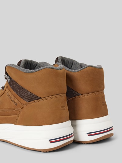 Peek & Cloppenburg Tommy HilfigerLedersneaker mit Label-Patch Modell 'WARM NUBUCK' in cognac Bis zu 60% Rabatt