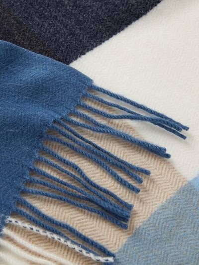 Peek & Cloppenburg s.Oliver RED LABELSchal aus weichem Viskose-Mix mit langen Fransen und Karomuster in blau Clearance-Verkauf