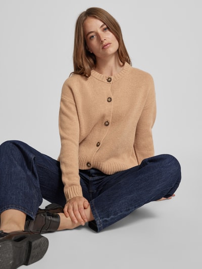 Peek & Cloppenburg Christian Berg WomanStrickjacke aus Wolle mit Rundhalsausschnitt in camel Kostenloser Versand