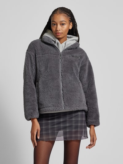 Peek & Cloppenburg ReviewSherpa Jacket mit Label-Patch in dunkelgrau Große Rabatte