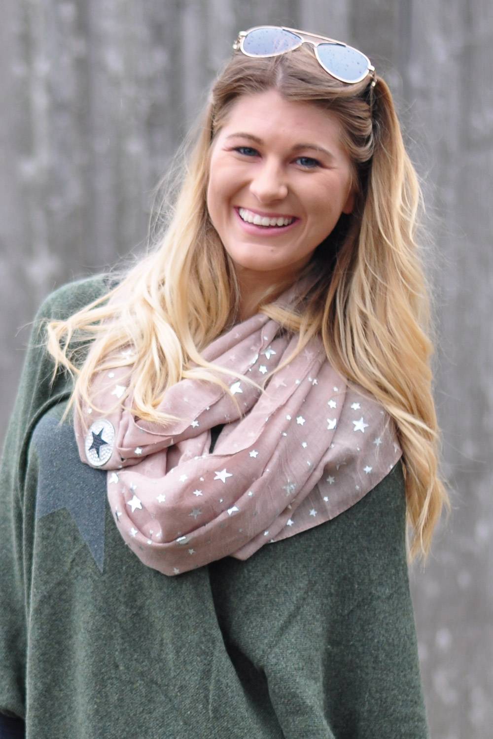 ﻿Stylebreaker Loop Schal mit Metallic Sterne Print im Angebot
