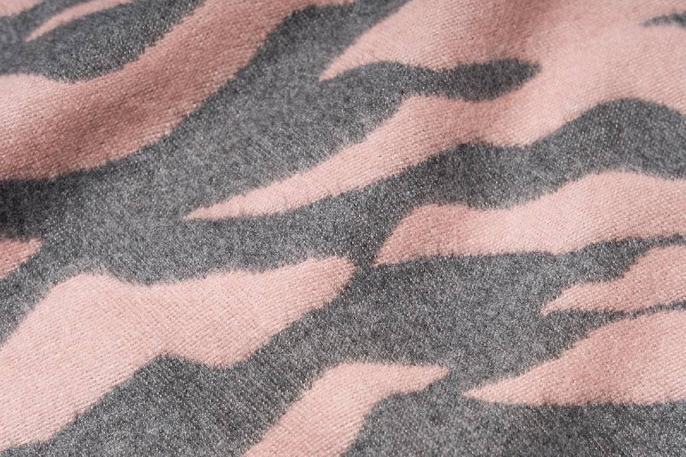 Stylebreaker Schal mit Zebra Muster Fabrikladen