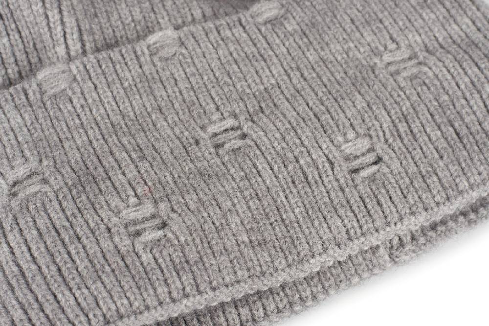Stylebreaker Strickmütze mit Rippenmuster und Rissen Kostenlose Rückgabe