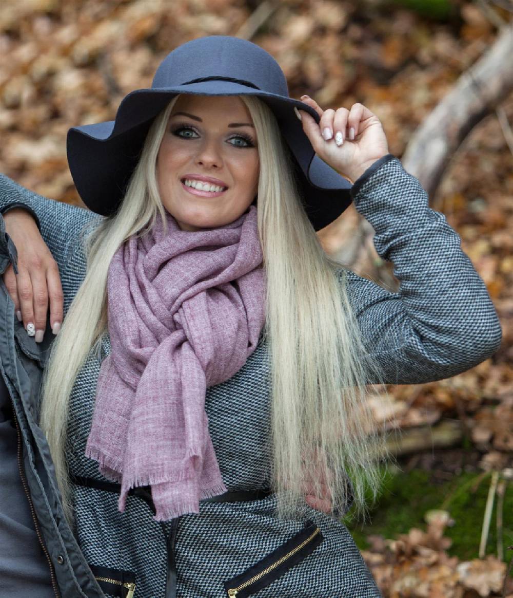 Stylebreaker Schal in Jute Web Optik mit Fransen Exklusivangebot