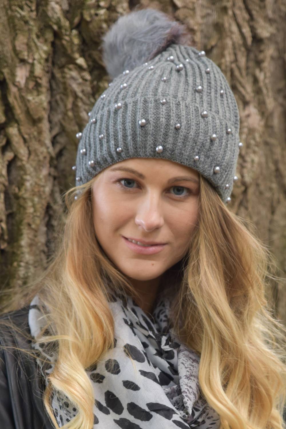 Stylebreaker Strick Bommelmütze mit Perlen und Fleece Futter Fabrikverkauf